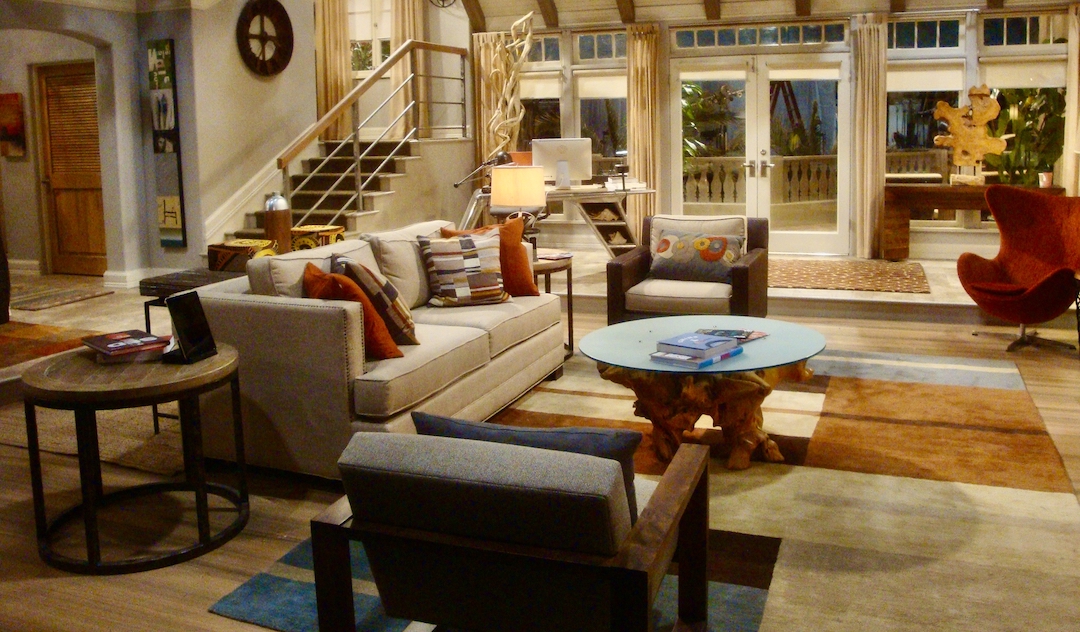 2 1/2 Men, Living Room