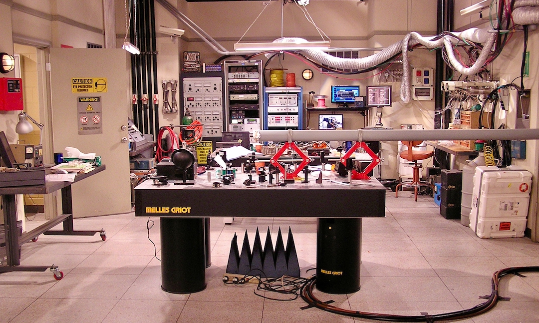 Big Bang Theory, Lab